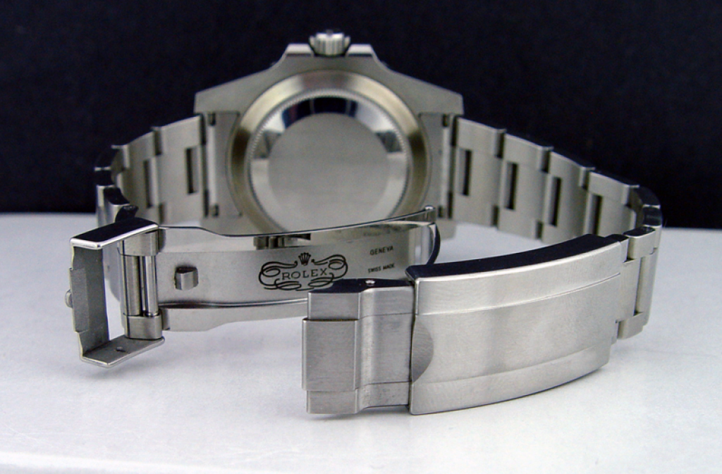 rolex-submariner-114060-dive-watch-from-back-open-clasp