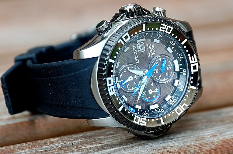Best Dive Watches under $500
