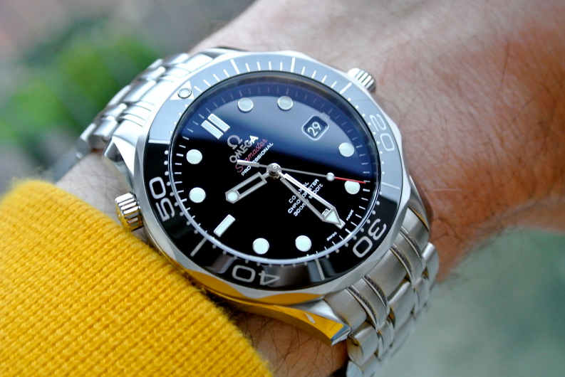 Omega Seamaster Professional 212.30.41.20.01.003 Black Dial Review