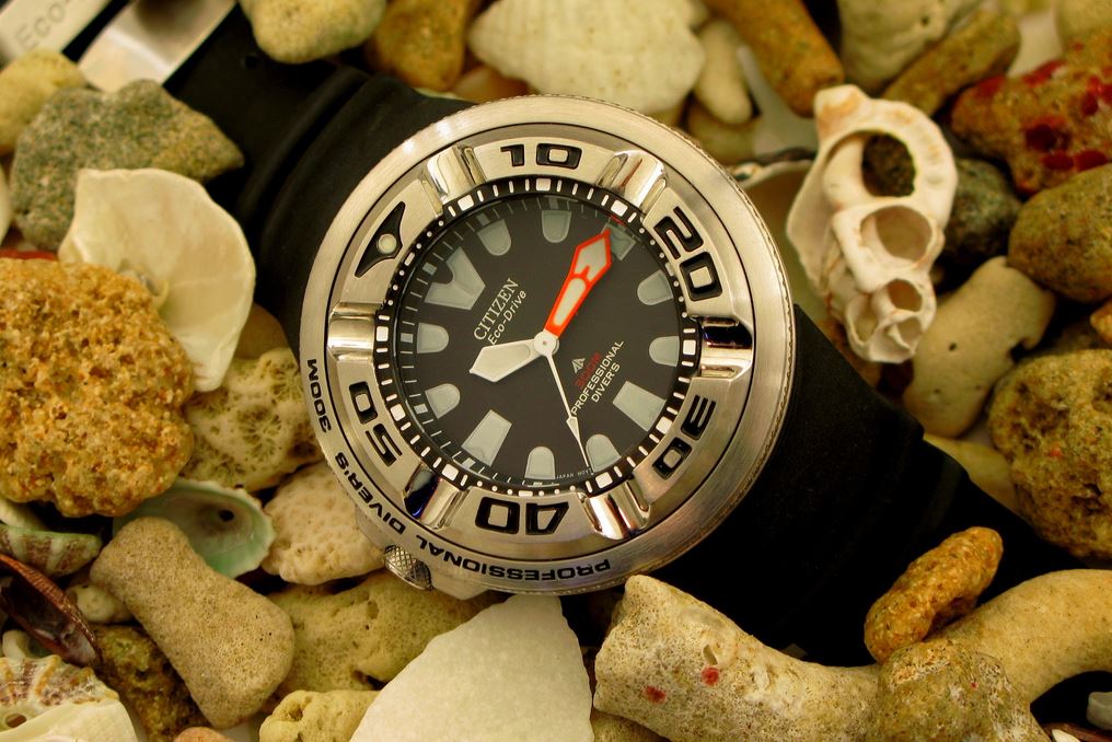 Best Dive Watches Under 300