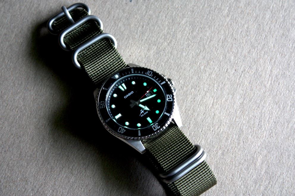 Best Inexpensive Dive Watch Atomic811